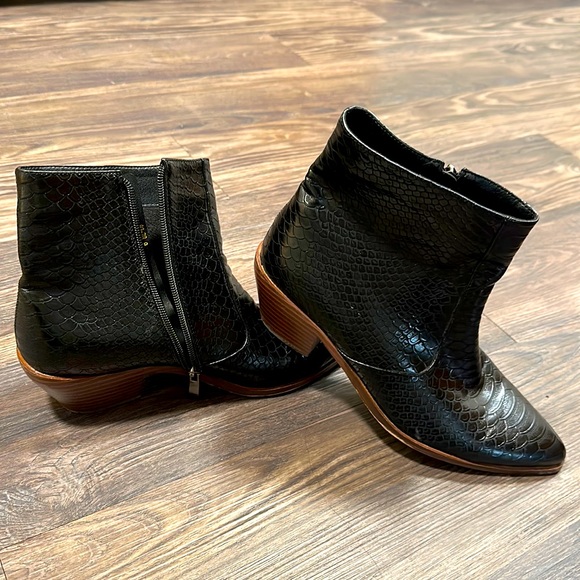 Maypie Black snakeskin boots - Picture 1 of 4